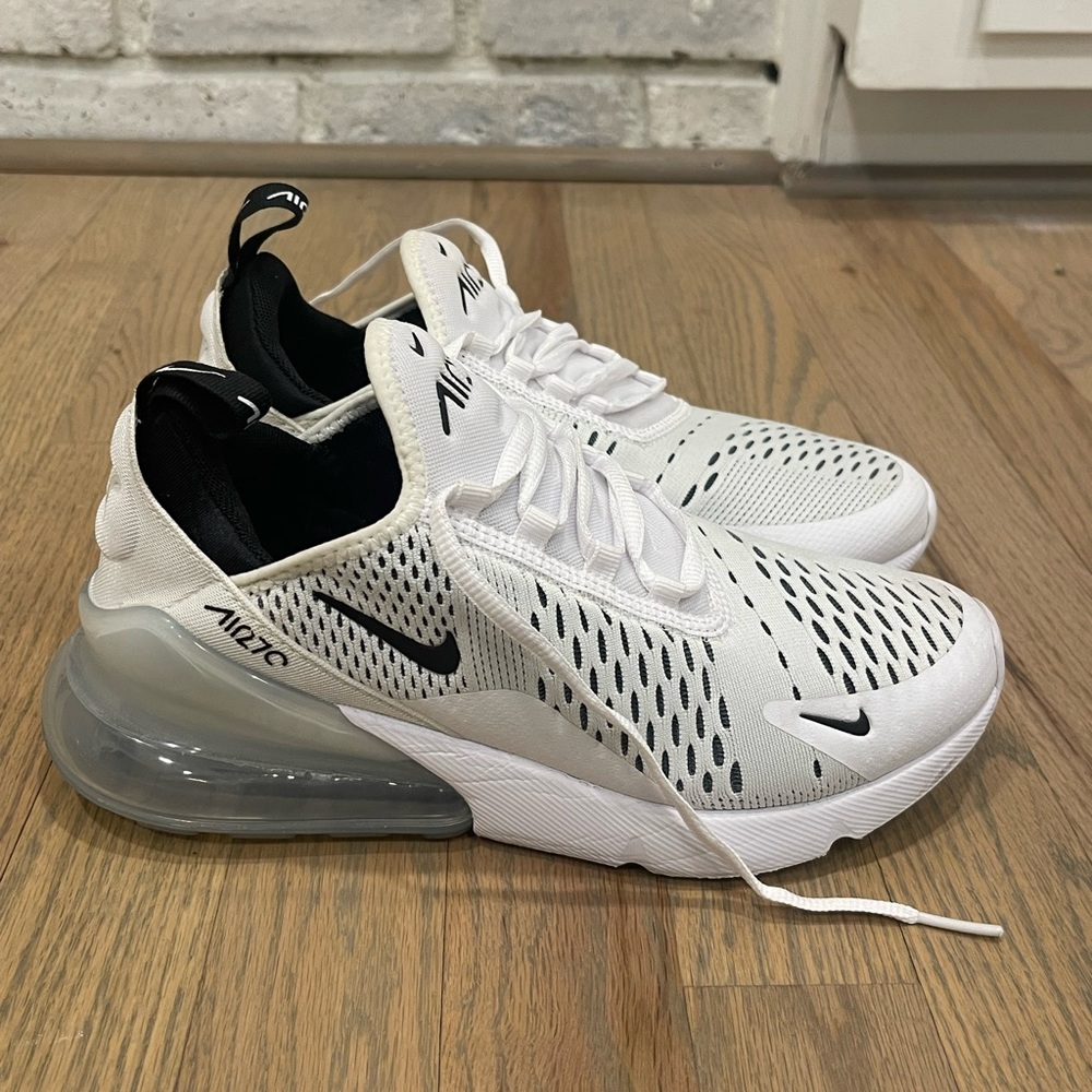 NIKE AIRMAX 270s